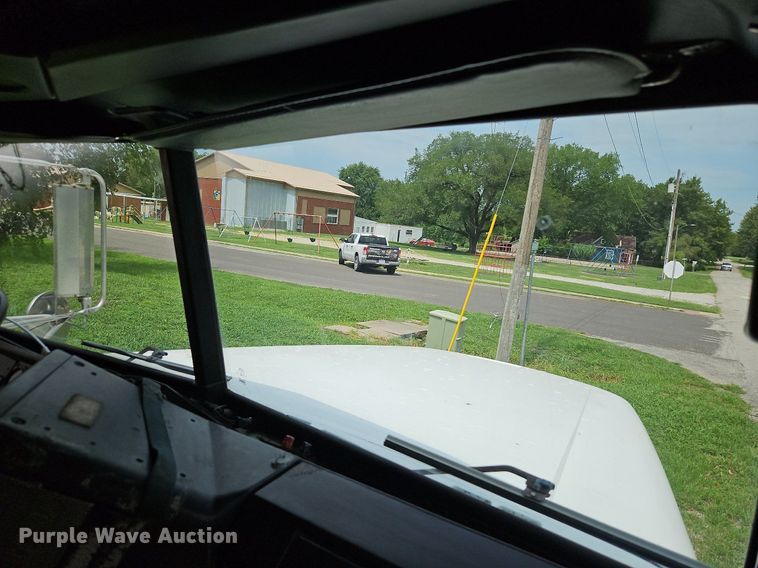 image for item DP2307 1993 Freightliner FLD120  semi truck