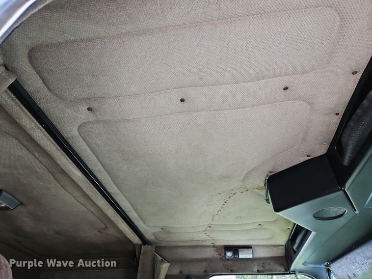 image for item DP2307 1993 Freightliner FLD120  semi truck