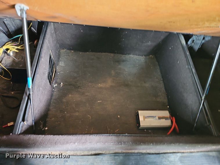 image for item DP2307 1993 Freightliner FLD120  semi truck