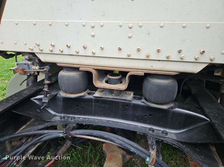 image for item DP2307 1993 Freightliner FLD120  semi truck