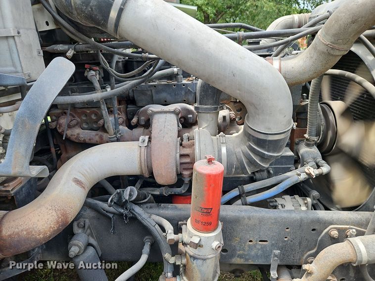 image for item DP2307 1993 Freightliner FLD120  semi truck