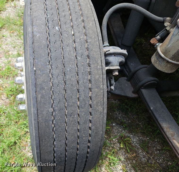 image for item DP2307 1993 Freightliner FLD120  semi truck