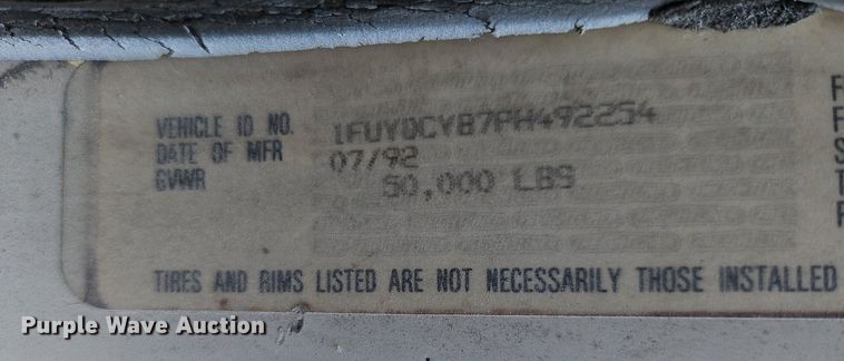 image for item DP2307 1993 Freightliner FLD120  semi truck