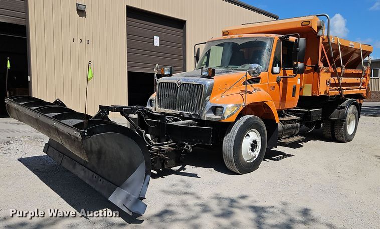 image for item DP2308 2006 International 7400  dump truck