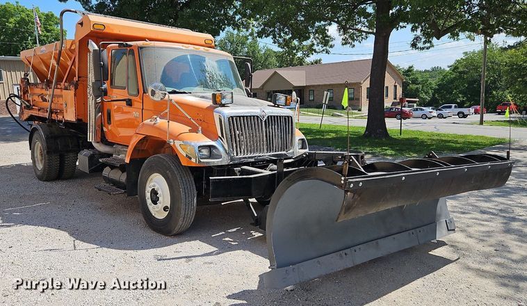 image for item DP2308 2006 International 7400  dump truck