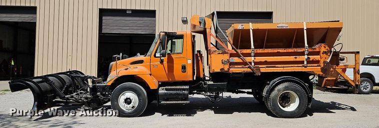 image for item DP2308 2006 International 7400  dump truck