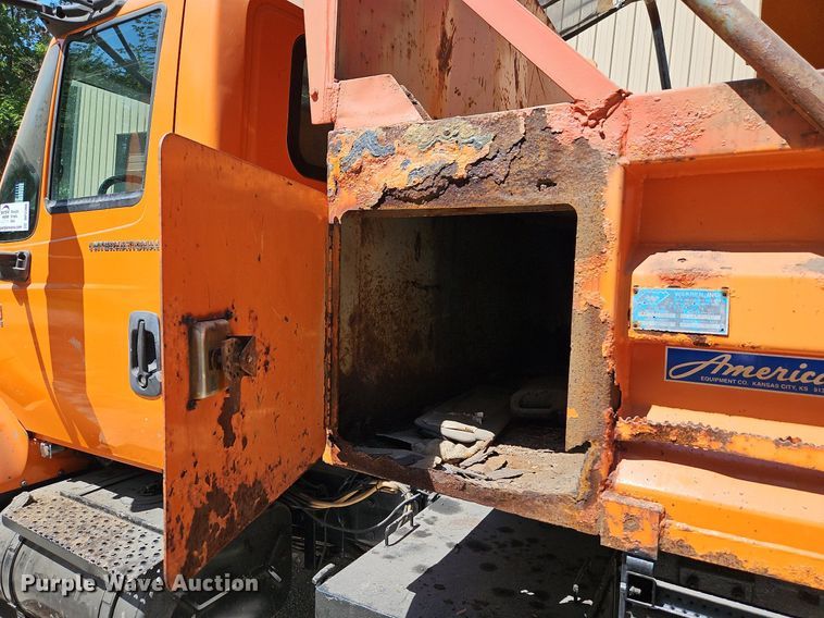 image for item DP2308 2006 International 7400  dump truck