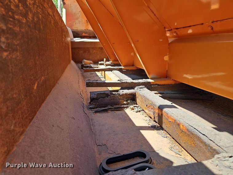 image for item DP2308 2006 International 7400  dump truck