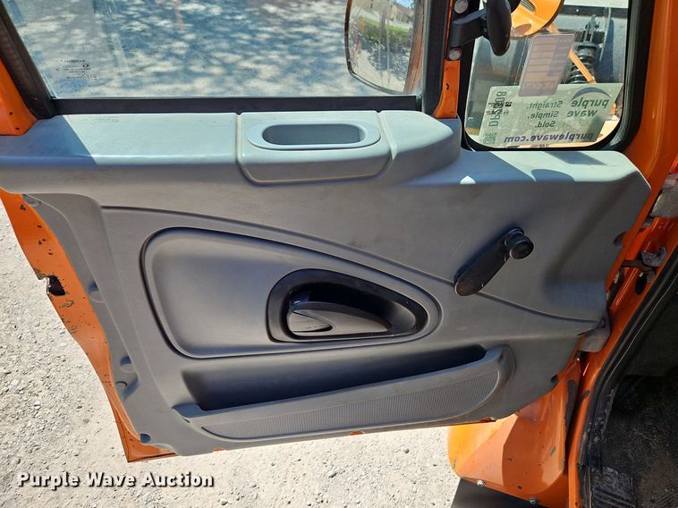 image for item DP2308 2006 International 7400  dump truck