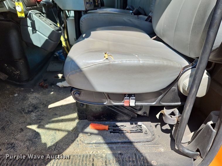 image for item DP2308 2006 International 7400  dump truck