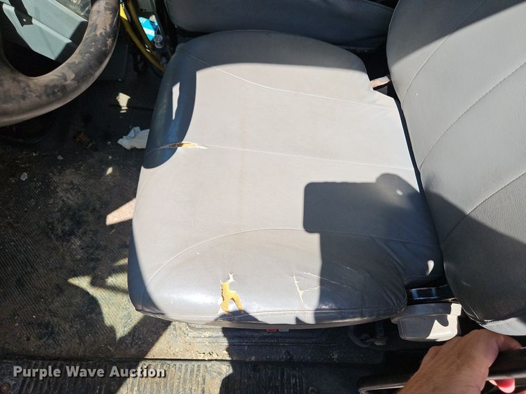 image for item DP2308 2006 International 7400  dump truck