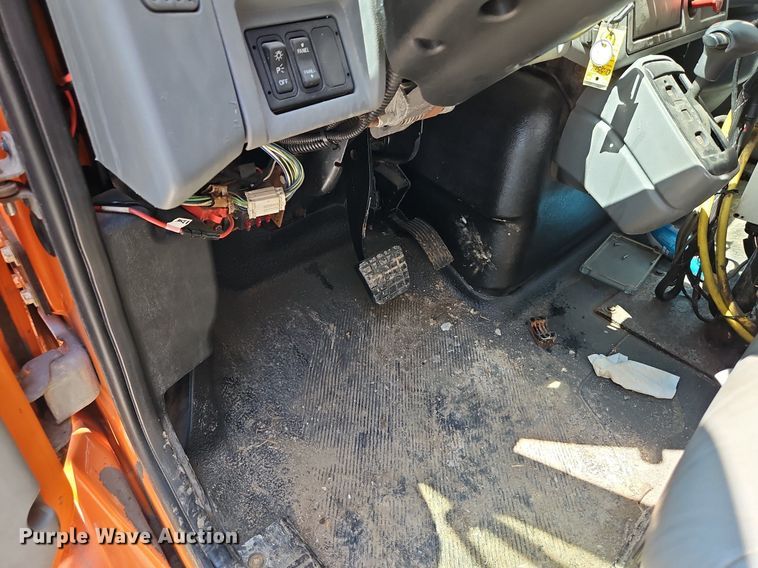 image for item DP2308 2006 International 7400  dump truck