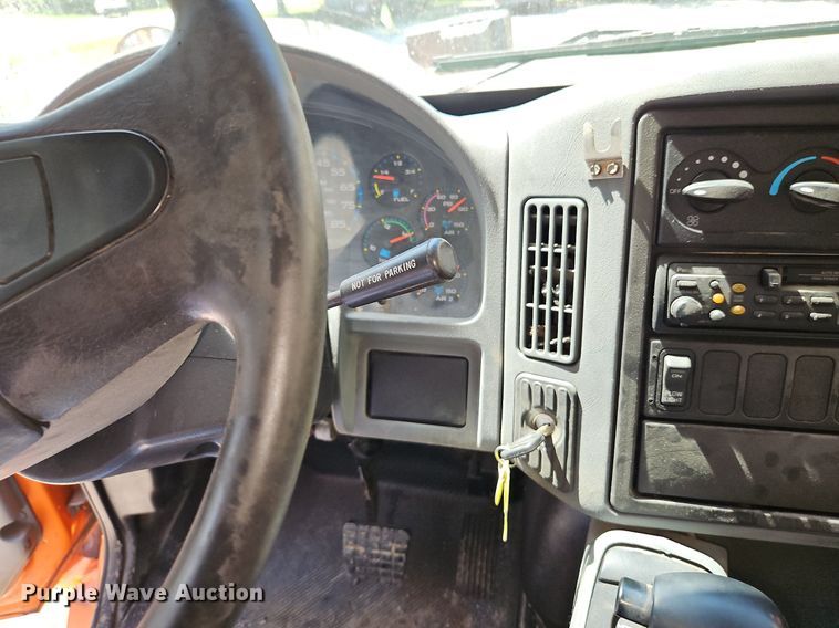 image for item DP2308 2006 International 7400  dump truck