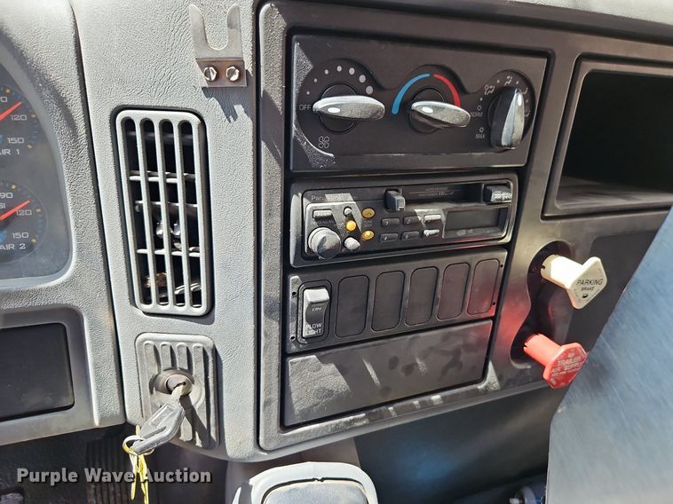 image for item DP2308 2006 International 7400  dump truck