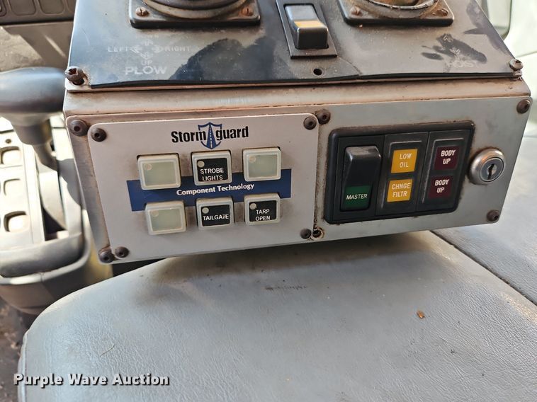 image for item DP2308 2006 International 7400  dump truck