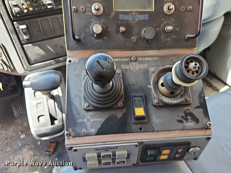 image for item DP2308 2006 International 7400  dump truck