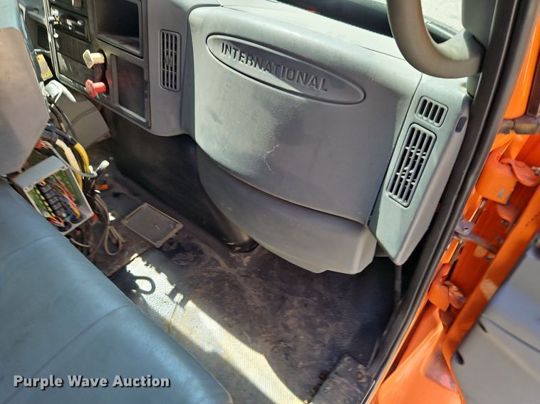 image for item DP2308 2006 International 7400  dump truck