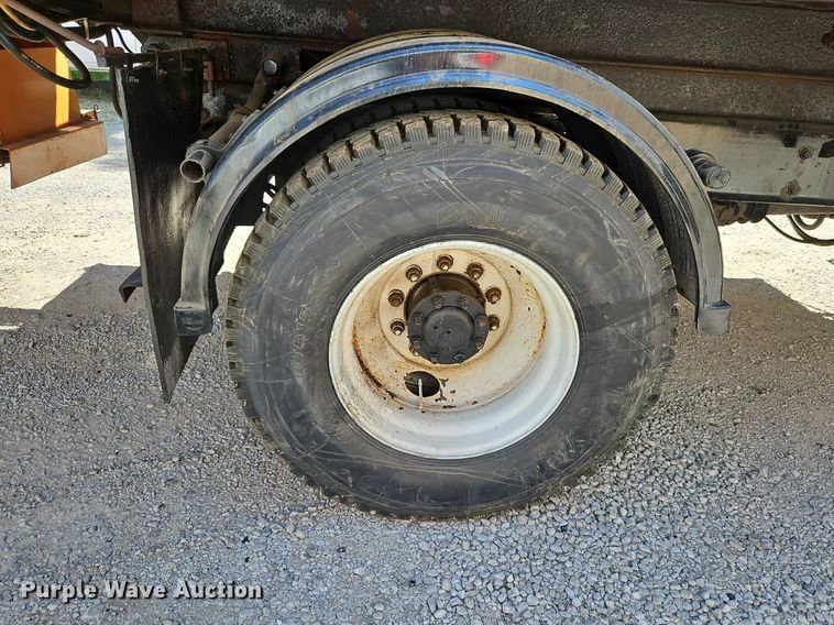 image for item DP2308 2006 International 7400  dump truck