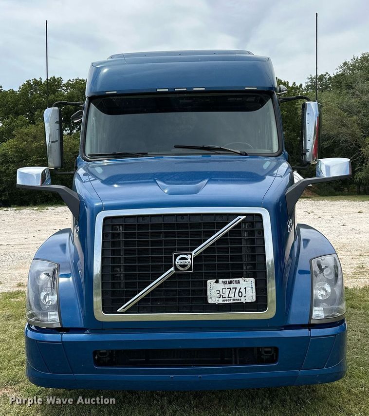 image for item DP3166 2017 Volvo VNL  semi truck