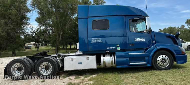 image for item DP3166 2017 Volvo VNL  semi truck