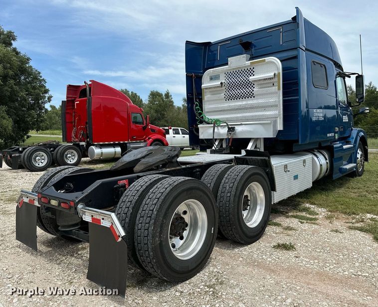 image for item DP3166 2017 Volvo VNL  semi truck