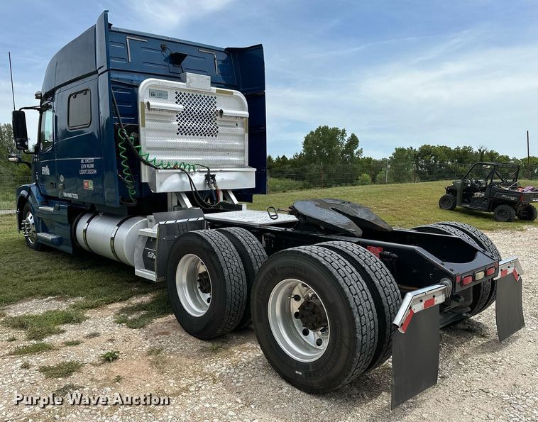 image for item DP3166 2017 Volvo VNL  semi truck