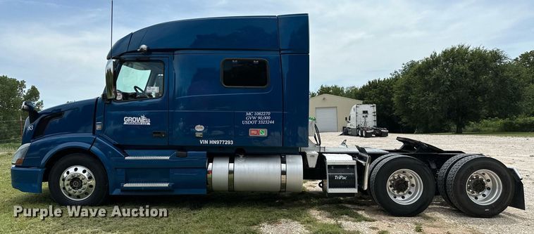 image for item DP3166 2017 Volvo VNL  semi truck