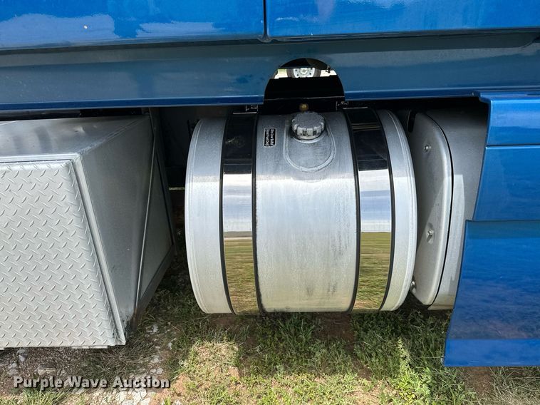 image for item DP3166 2017 Volvo VNL  semi truck