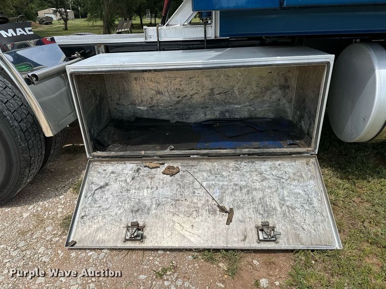 image for item DP3166 2017 Volvo VNL  semi truck