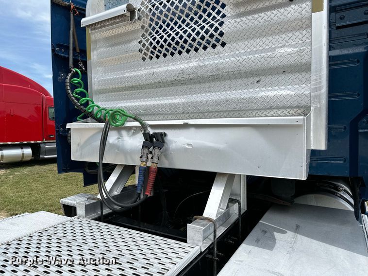 image for item DP3166 2017 Volvo VNL  semi truck