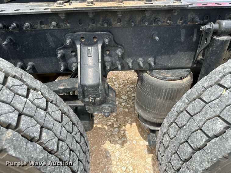 image for item DP3166 2017 Volvo VNL  semi truck