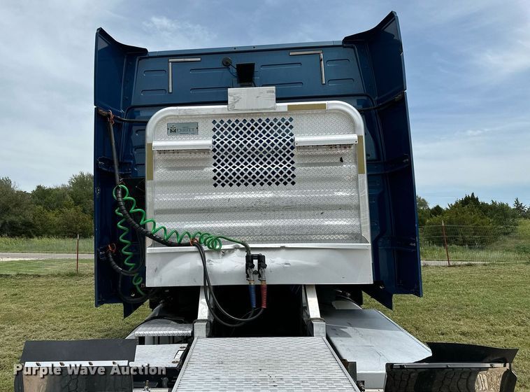 image for item DP3166 2017 Volvo VNL  semi truck