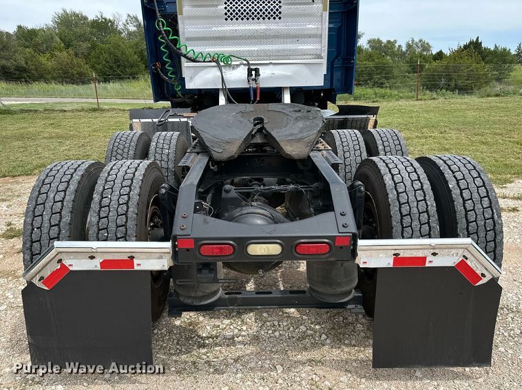 image for item DP3166 2017 Volvo VNL  semi truck