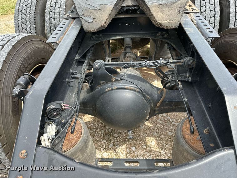 image for item DP3166 2017 Volvo VNL  semi truck