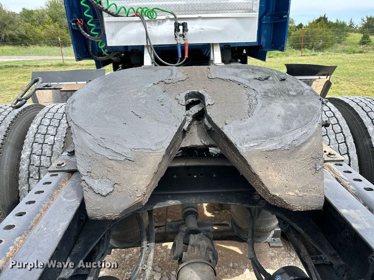 image for item DP3166 2017 Volvo VNL  semi truck