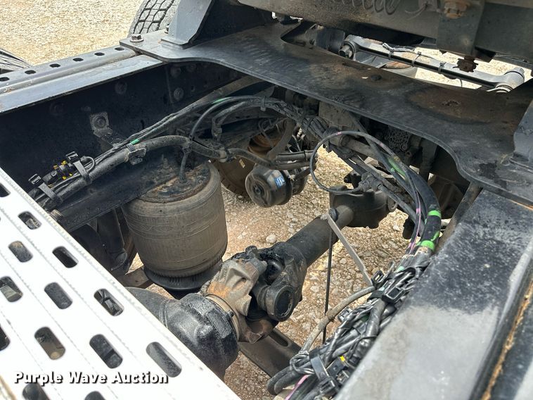 image for item DP3166 2017 Volvo VNL  semi truck