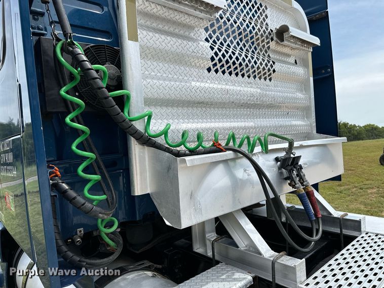 image for item DP3166 2017 Volvo VNL  semi truck