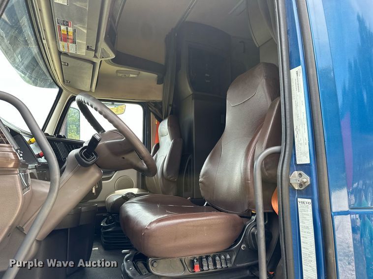 image for item DP3166 2017 Volvo VNL  semi truck