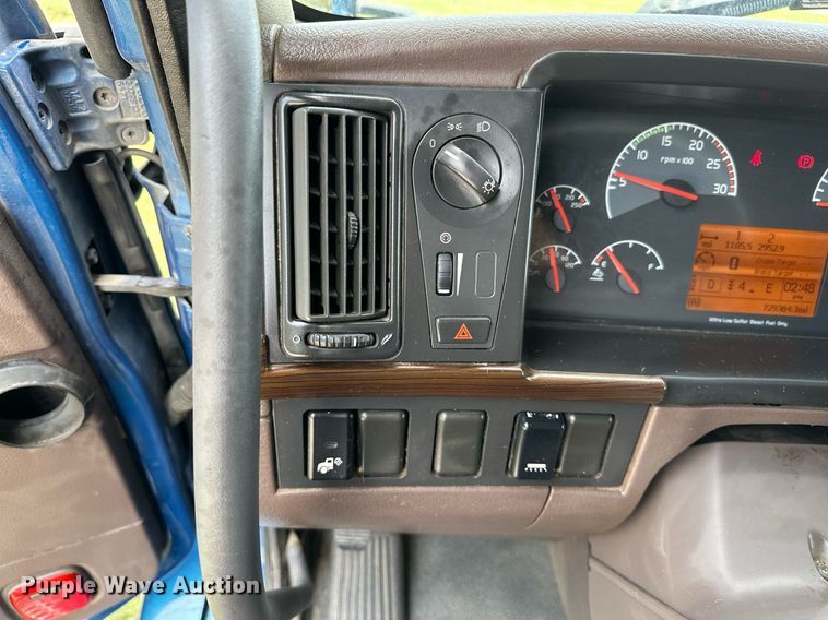 image for item DP3166 2017 Volvo VNL  semi truck