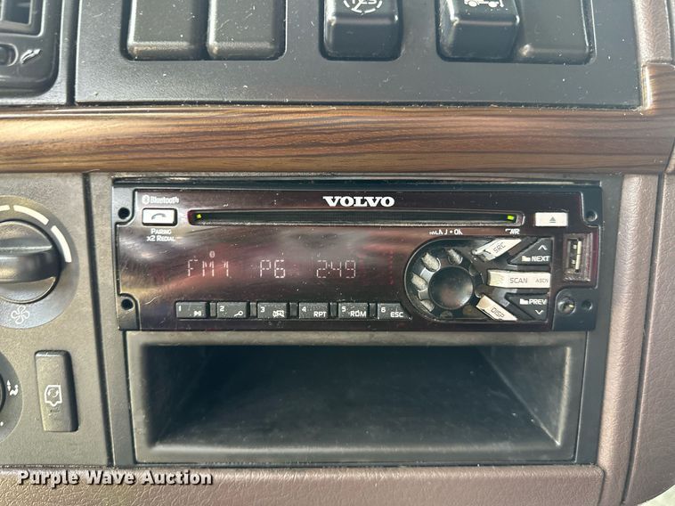 image for item DP3166 2017 Volvo VNL  semi truck