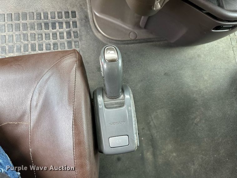 image for item DP3166 2017 Volvo VNL  semi truck