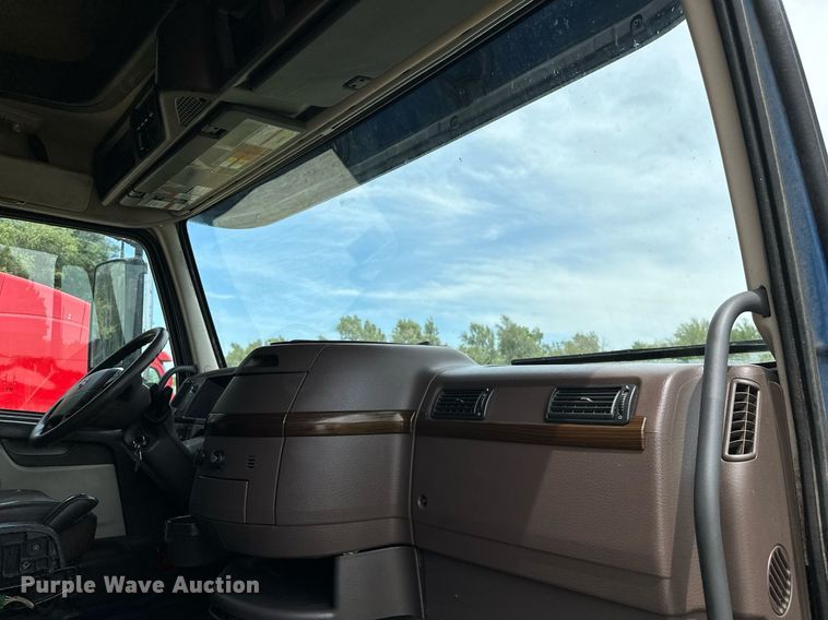 image for item DP3166 2017 Volvo VNL  semi truck