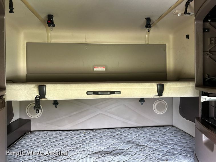 image for item DP3166 2017 Volvo VNL  semi truck