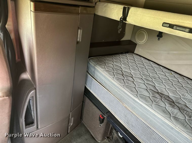 image for item DP3166 2017 Volvo VNL  semi truck