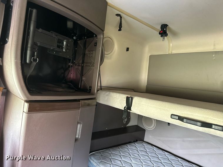 image for item DP3166 2017 Volvo VNL  semi truck