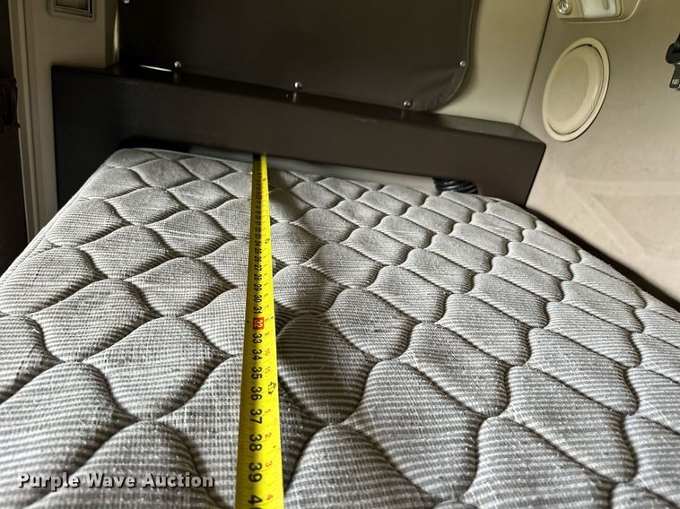 image for item DP3166 2017 Volvo VNL  semi truck