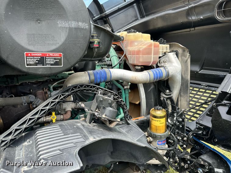 image for item DP3166 2017 Volvo VNL  semi truck