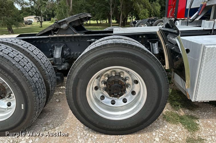 image for item DP3166 2017 Volvo VNL  semi truck