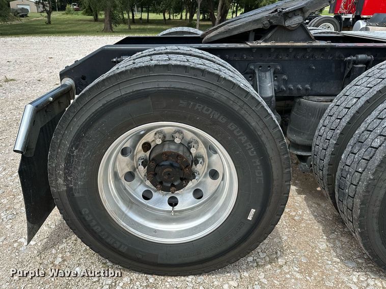 image for item DP3166 2017 Volvo VNL  semi truck