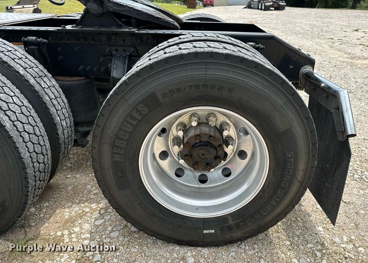 image for item DP3166 2017 Volvo VNL  semi truck